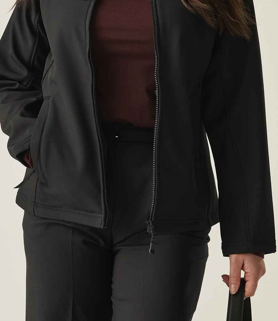Regatta Professional Regatta Ladies Uproar Soft Shell Jacket Black/Black Lining