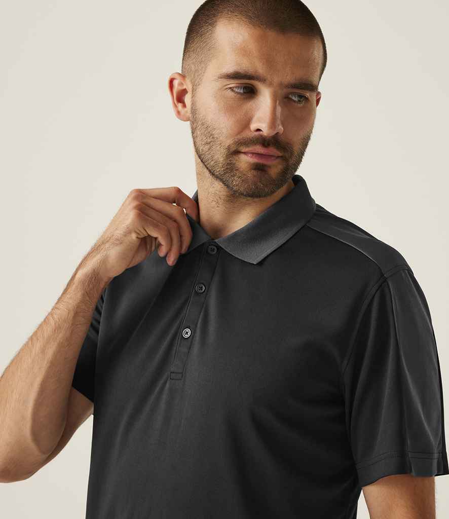 Regatta Contrast Quick Wicking Piqué Polo Shirt - model image