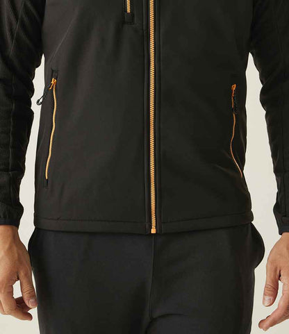 Regatta Professional Regatta Navigate Two Layer Soft Shell Bodywarmer Black/Orange Pop