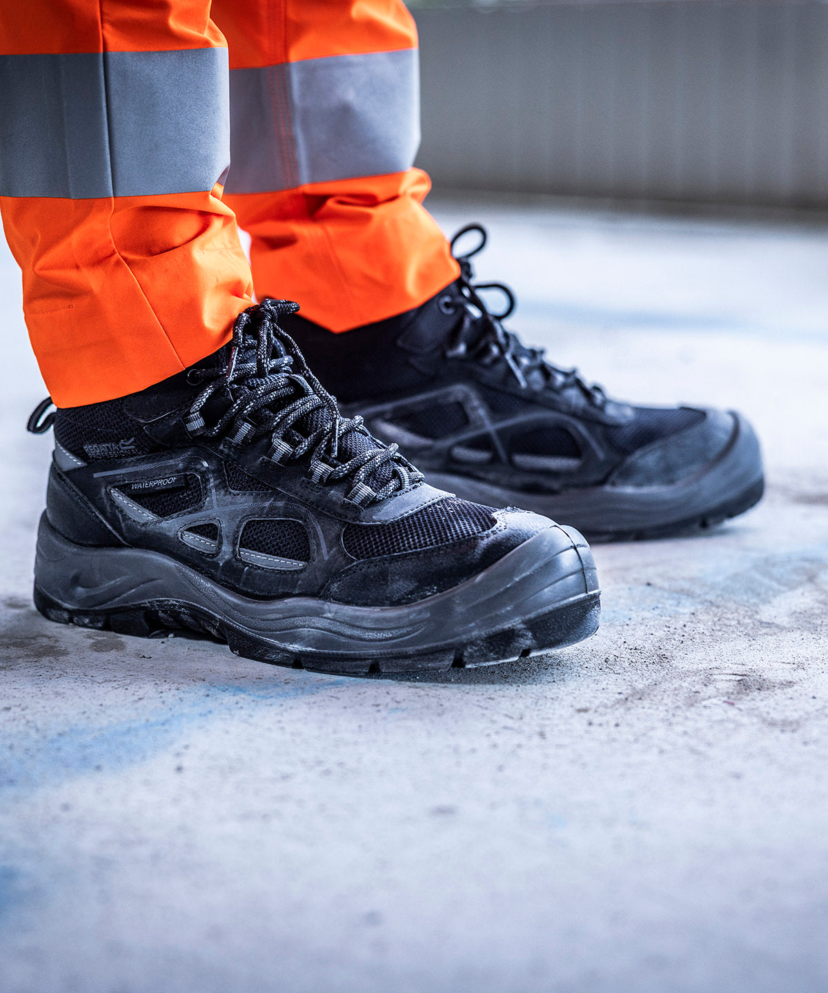 Regatta Safety Footwear Limestone S6 waterproof boots Black/Granite