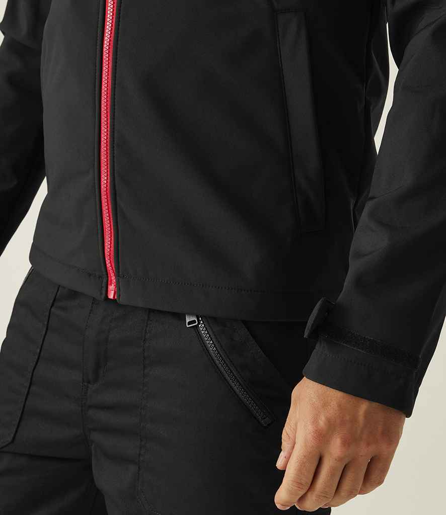 Regatta Professional Regatta Venturer Three Layer Hooded Soft Shell Jacket Black/Classic Red