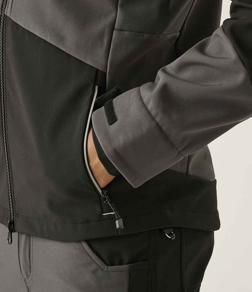 Regatta 4TEX Stretch Three Layer Soft Shell Jacket - model image