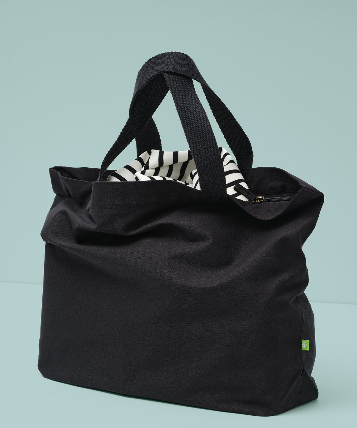 Nutshell Elba organic canvas premium zip tote Black