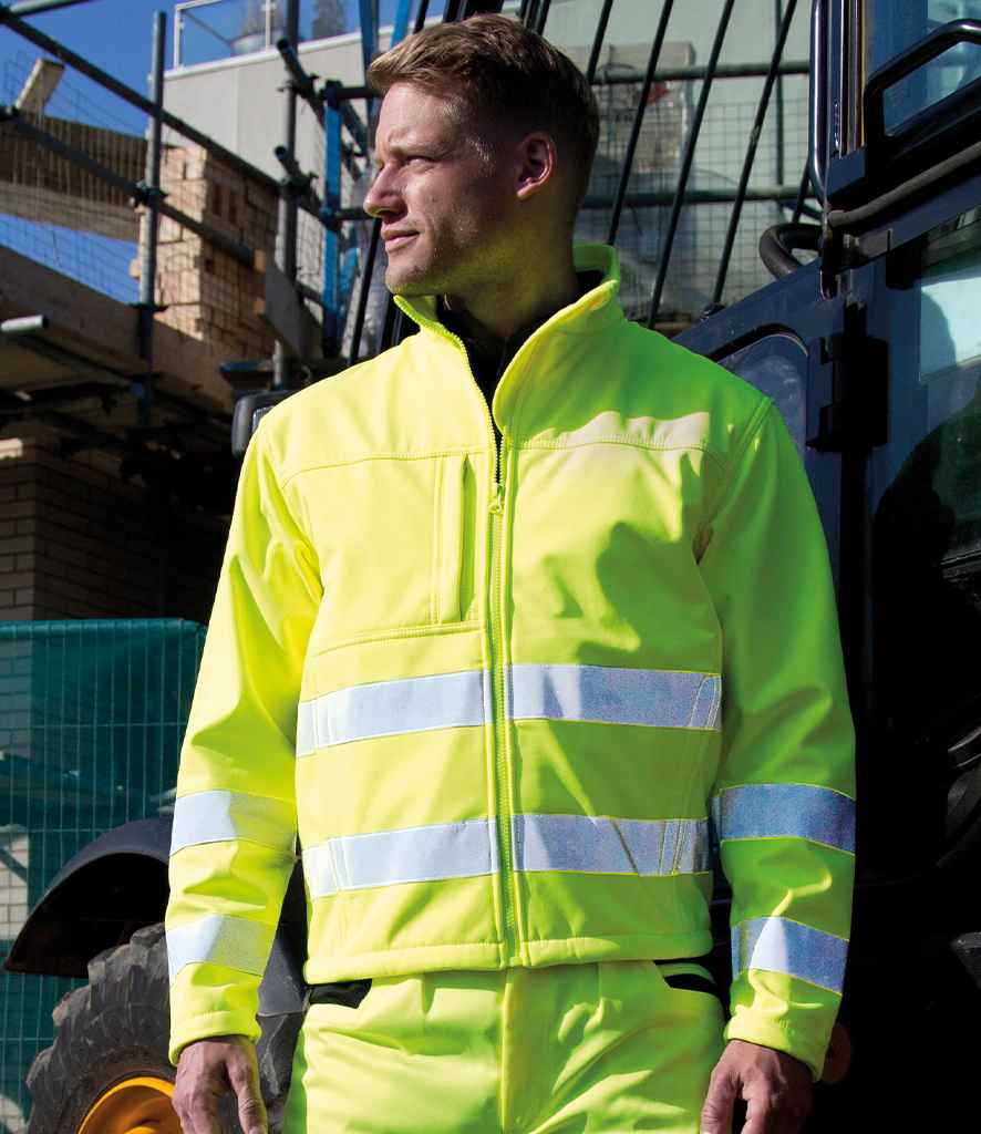 Result Safe-Guard Hi-Vis Soft Shell Jacket - model image