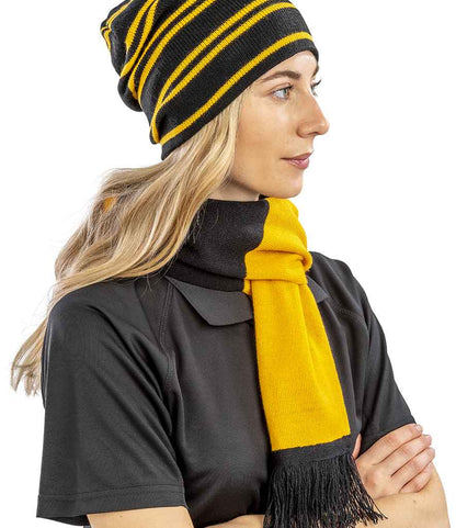 Result Team Scarf - model image
