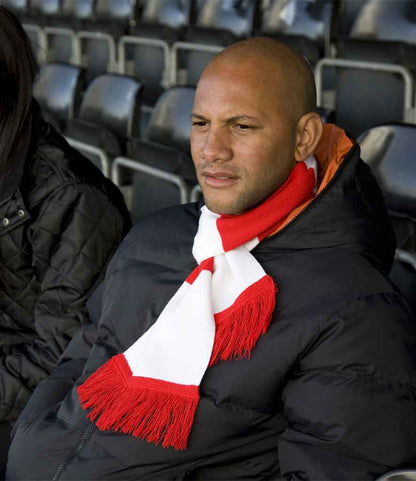 Result Team Scarf - model image