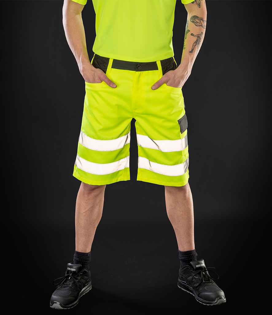 Result Safe-Guard Hi-Vis Cargo Shorts - model image