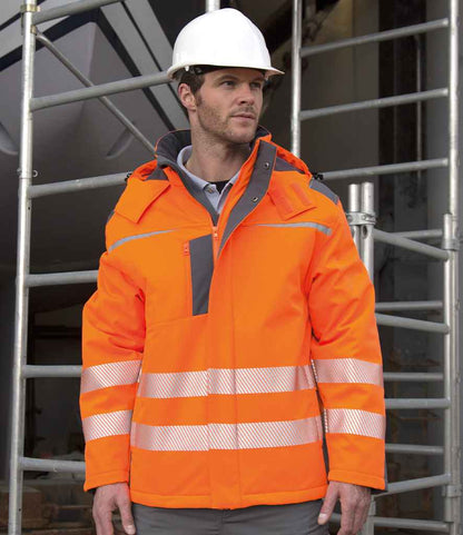 Result Safe-Guard Dynamic Soft Shell Jacket - model image