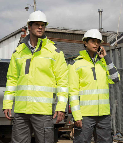 Result Safe-Guard Dynamic Soft Shell Jacket - model image