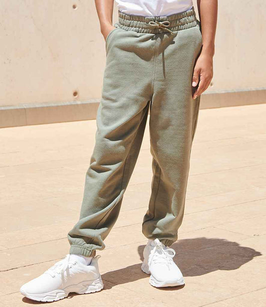 SF Clothing Kids Sustainable Fashion Cuffed Joggers - model image