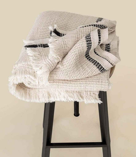 Spasso Honeycomb Striped Plaid Fouta - model image