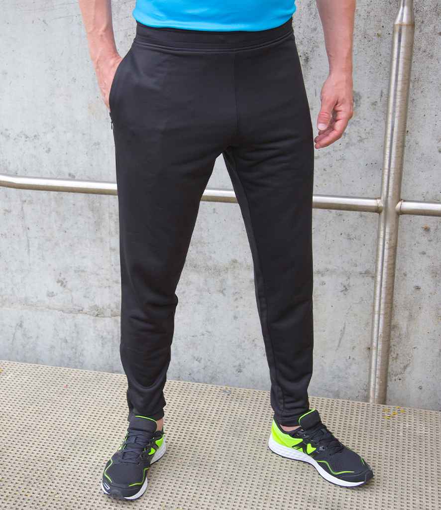 Spiro Slim Fit Joggers in Black