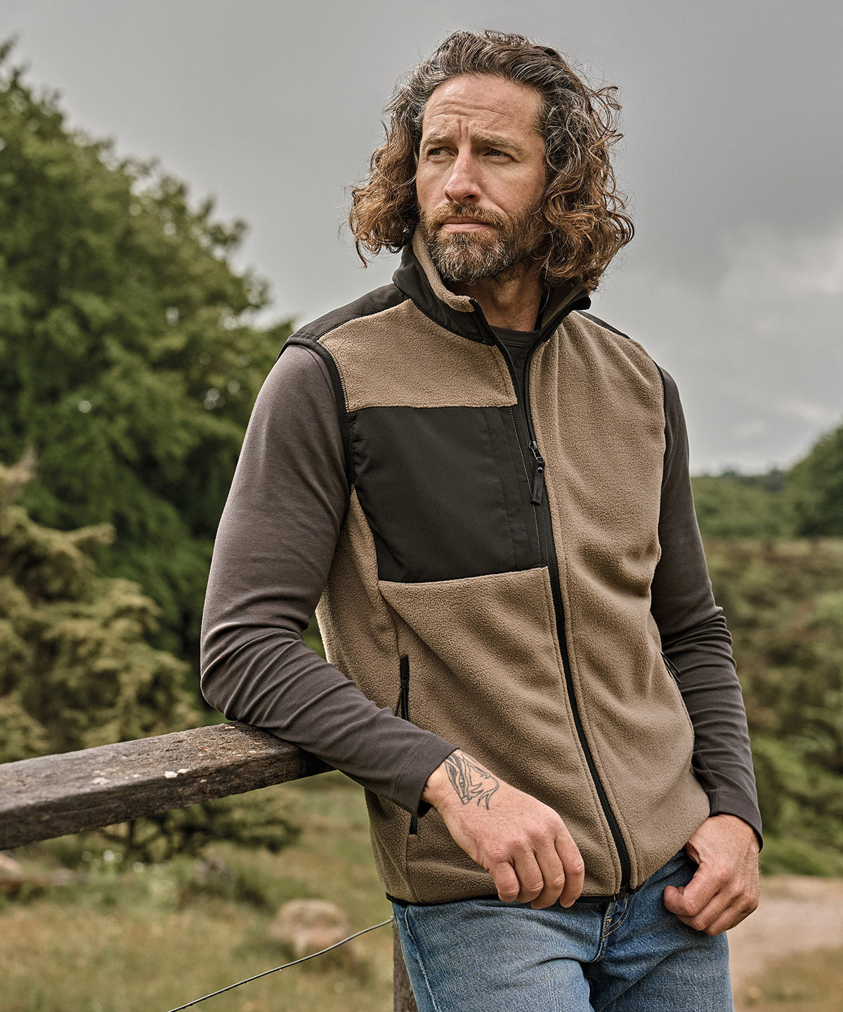 Tee Jays Mountain fleece bodywarmer (9122) Black/Black*