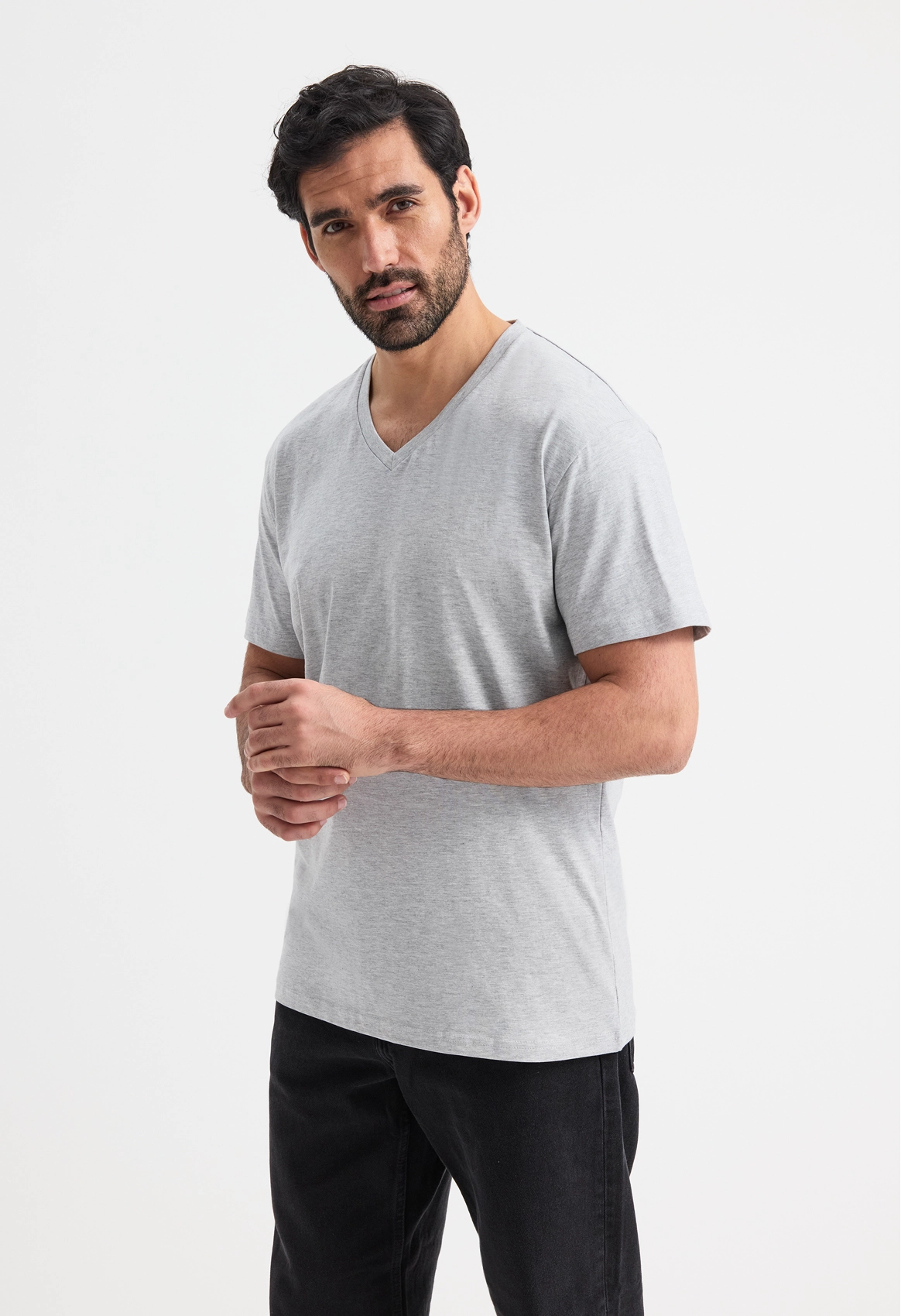 Uneek Classic V Neck T-shirt Black
