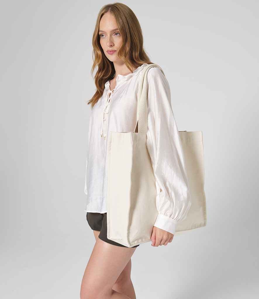 Westford Mill Chevron Handle Shopper - model image